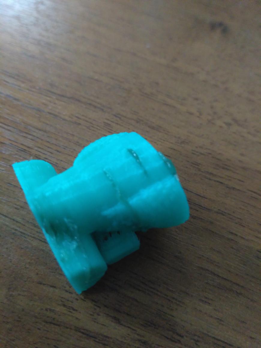 Вытекает каплями пластик при печати Вытекает каплями пластик при печати