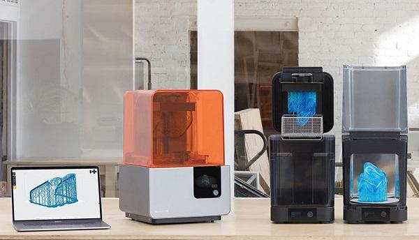 Formlabs предлагает два аппарата для постобработки фотополимерных 3D-печатных изделий