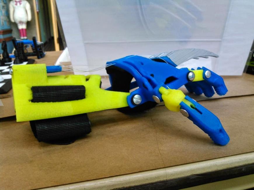 3D-печатный протез руки Росомахи вызвал ажиотаж на MakerFaire в Мичигане
