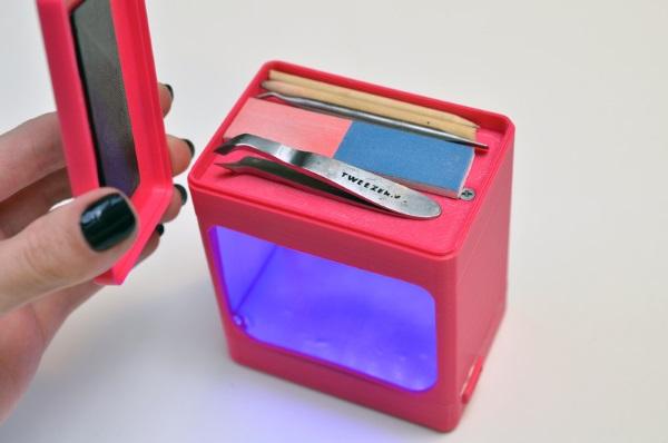 Делайте гелевый маникюр дома с помощью 3D-печатной УФ-лампы