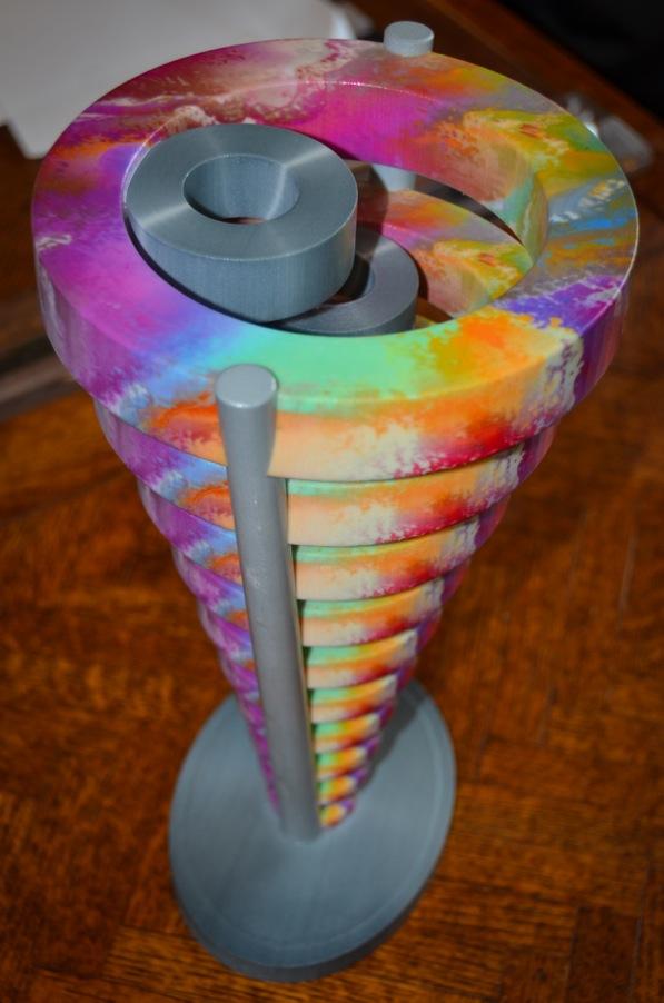 Художники напечатали скульптуру «10 кругов жизни» Художники напечатали скульптуру «10 кругов жизни»