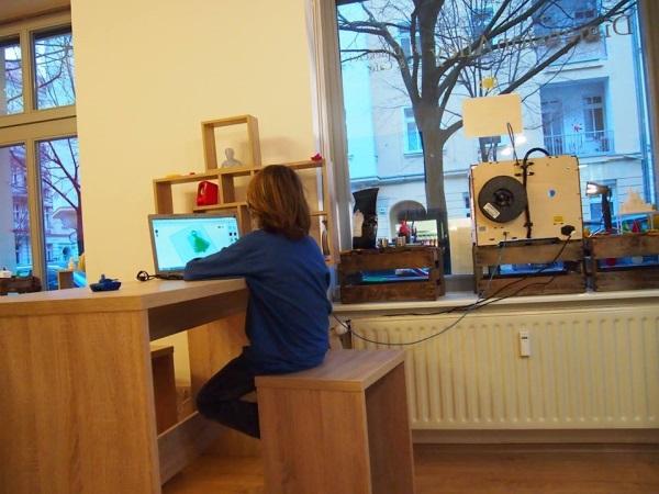 Что нужно Берлину для развития инноваций: первое кафе, предлагающее посетителям услуги 3D-печати, открывает свои двери Что нужно Берлину для развития инноваций: первое кафе, предлагающее посетителям услуги 3D-печати, открывает свои двери