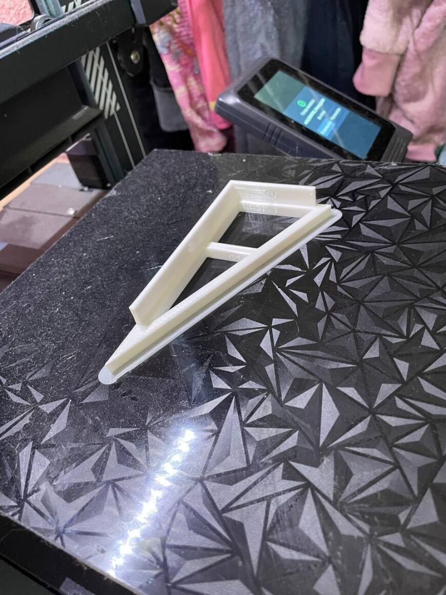 От эскиза к элегантному решению: Как один набросок подарил мне и ребро жесткости, и стильный кронштейн для книжных полок От эскиза к элегантному решению: Как один набросок подарил мне и ребро жесткости, и стильный кронштейн для книжных полок