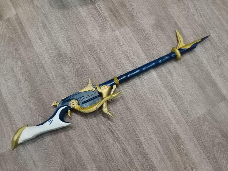 Пистолет Шепот героя Jhin из Лиги Легенд