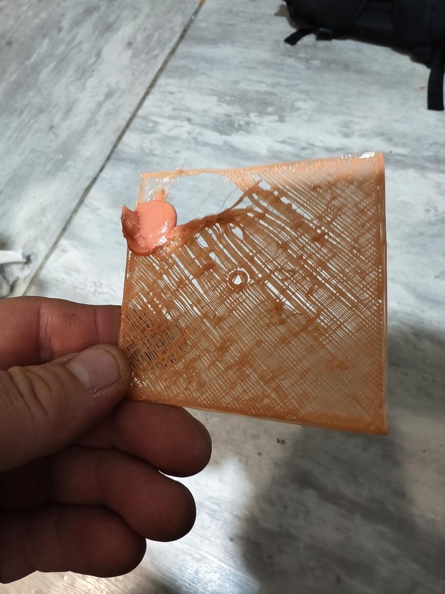 Anycubic cobra 2 neo после первого слоя резко ускоряется пластик налипает на сопло Anycubic cobra 2 neo после первого слоя резко ускоряется пластик налипает на сопло