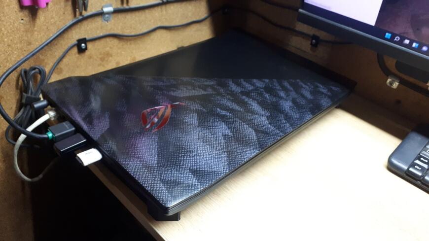 Подставка для ноутбука с фильтром воздуха