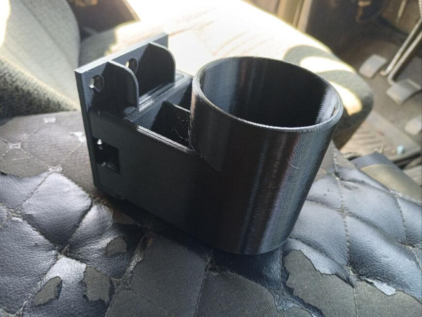 Подстаканник для древних УАЗов.