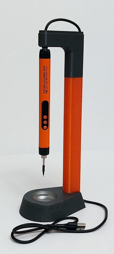 Кейс и зарядка для аккумуляторного паяльника.