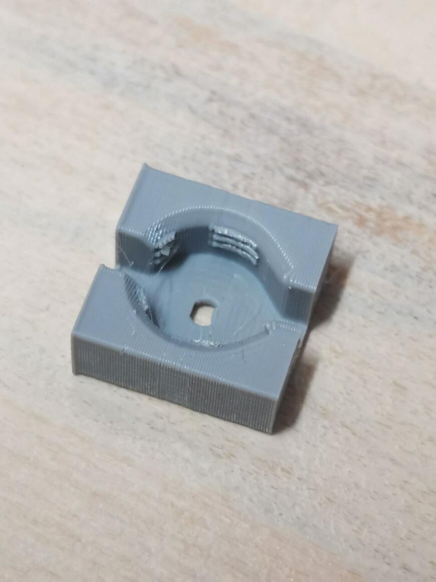 Антивандальная псевдо-резьба в пластике для металлического крепежа Антивандальная псевдо-резьба в пластике для металлического крепежа