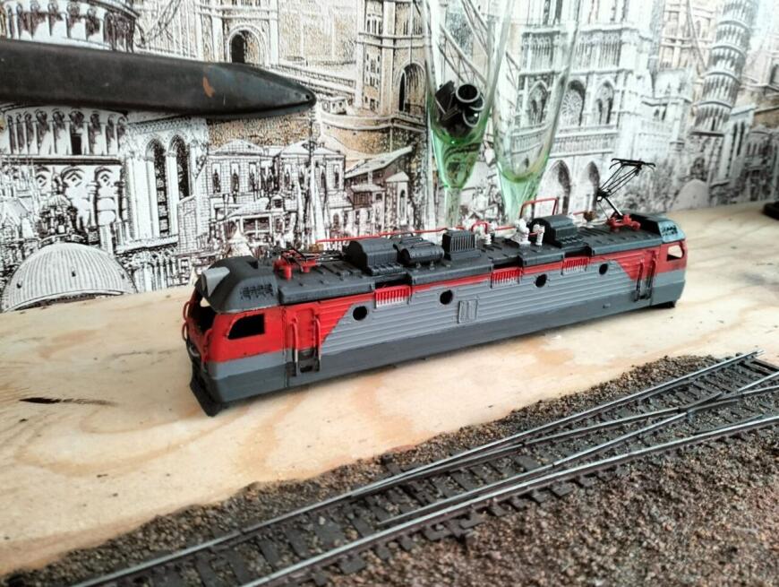 Сборная модель электровоза ЭП1М (П) 1/87