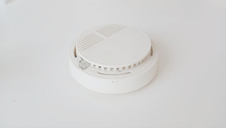 Напечатал подставку для пожарного извещателя