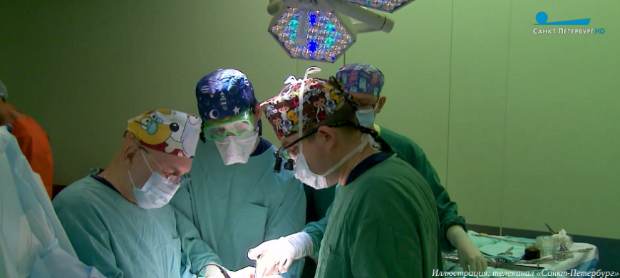 Петербургские хирурги заменили локтевой сустав пациента 3D-печатным эндопротезом