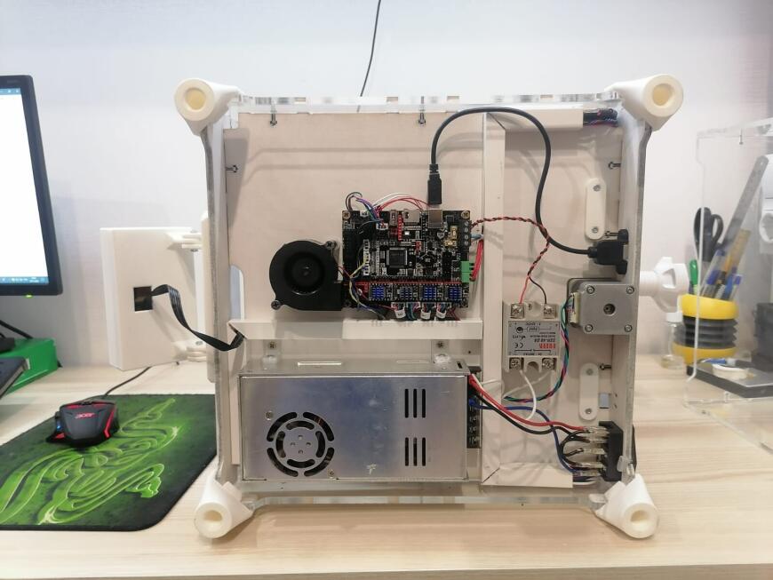 Обзор принтера с кинематикой от ultimaker.