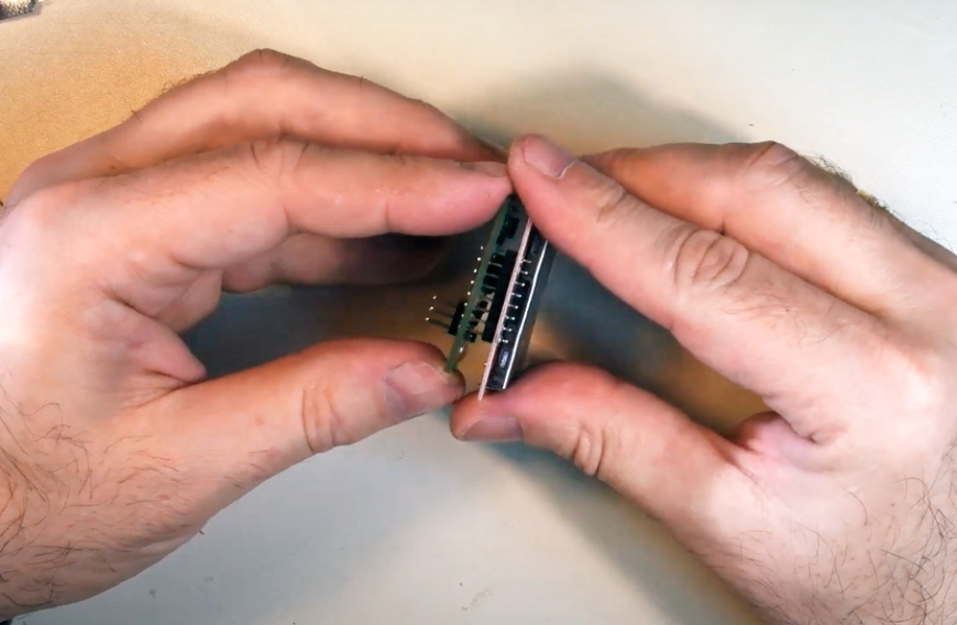 Электронный органайзер таблеток, напечатанный на 3D-принтере