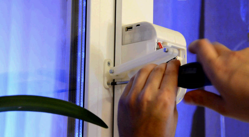 DIY беспроводной электропривод для окна со штатным запиранием на рукоятку