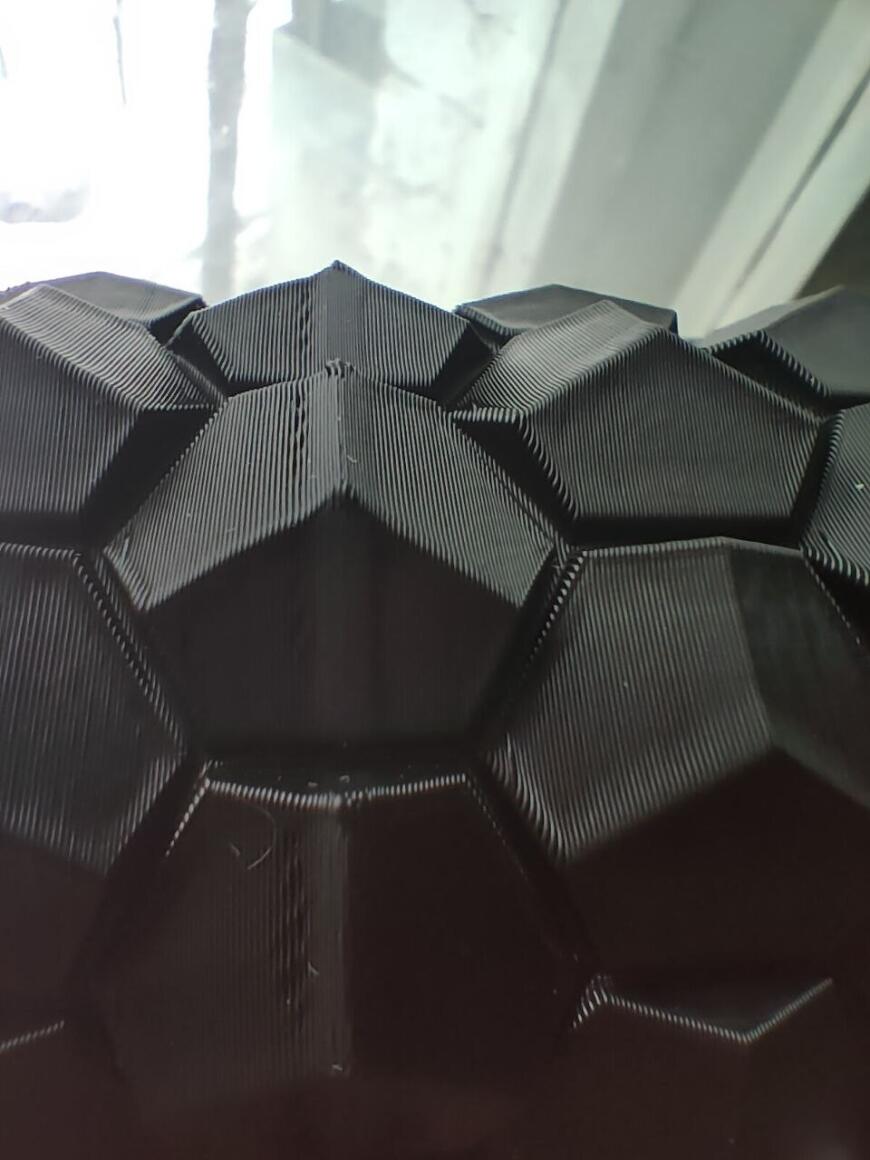 Creality Ender 3 - Смещение (наплыв) слоёв строго на одной высоте.