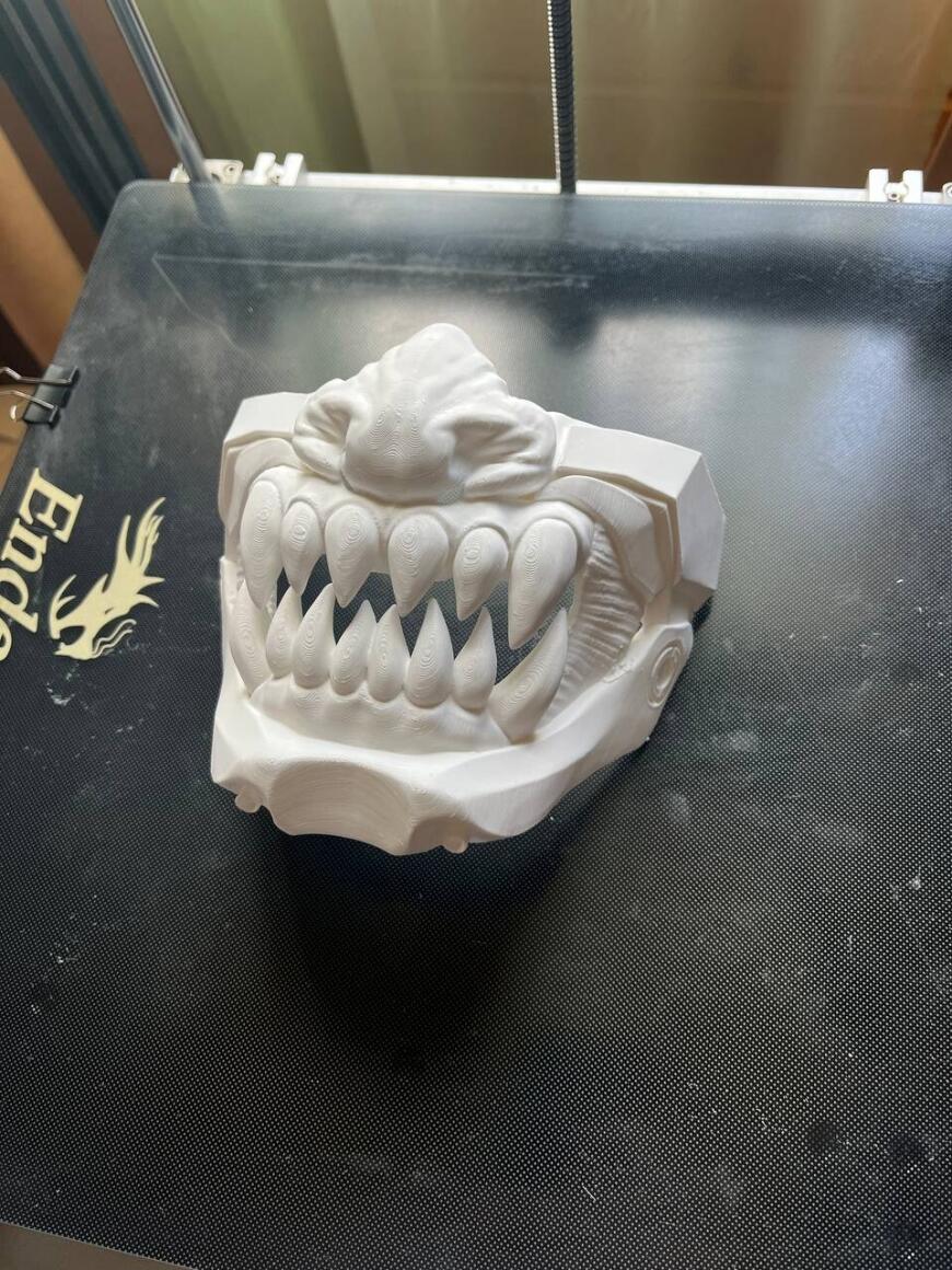 Маска в стиле киберпанк