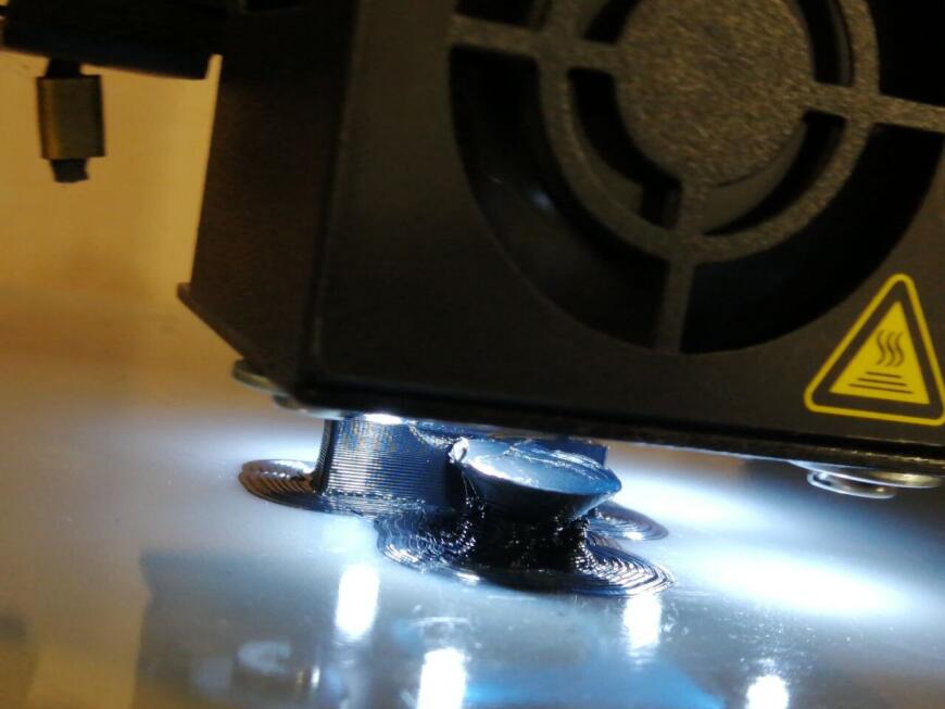 Выворачивает вверх края шарообразных делатей