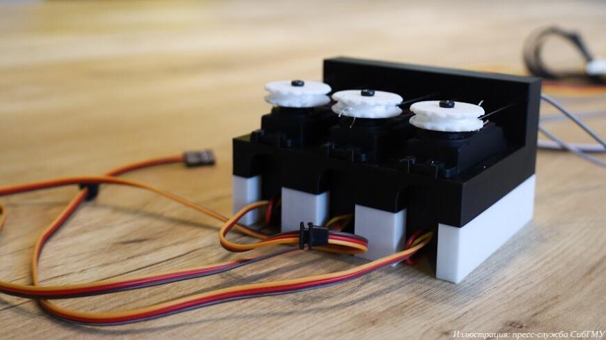 Студент СибГМУ разработал устройство для реабилитации пальцев после инсульта Студент СибГМУ разработал устройство для реабилитации пальцев после инсульта