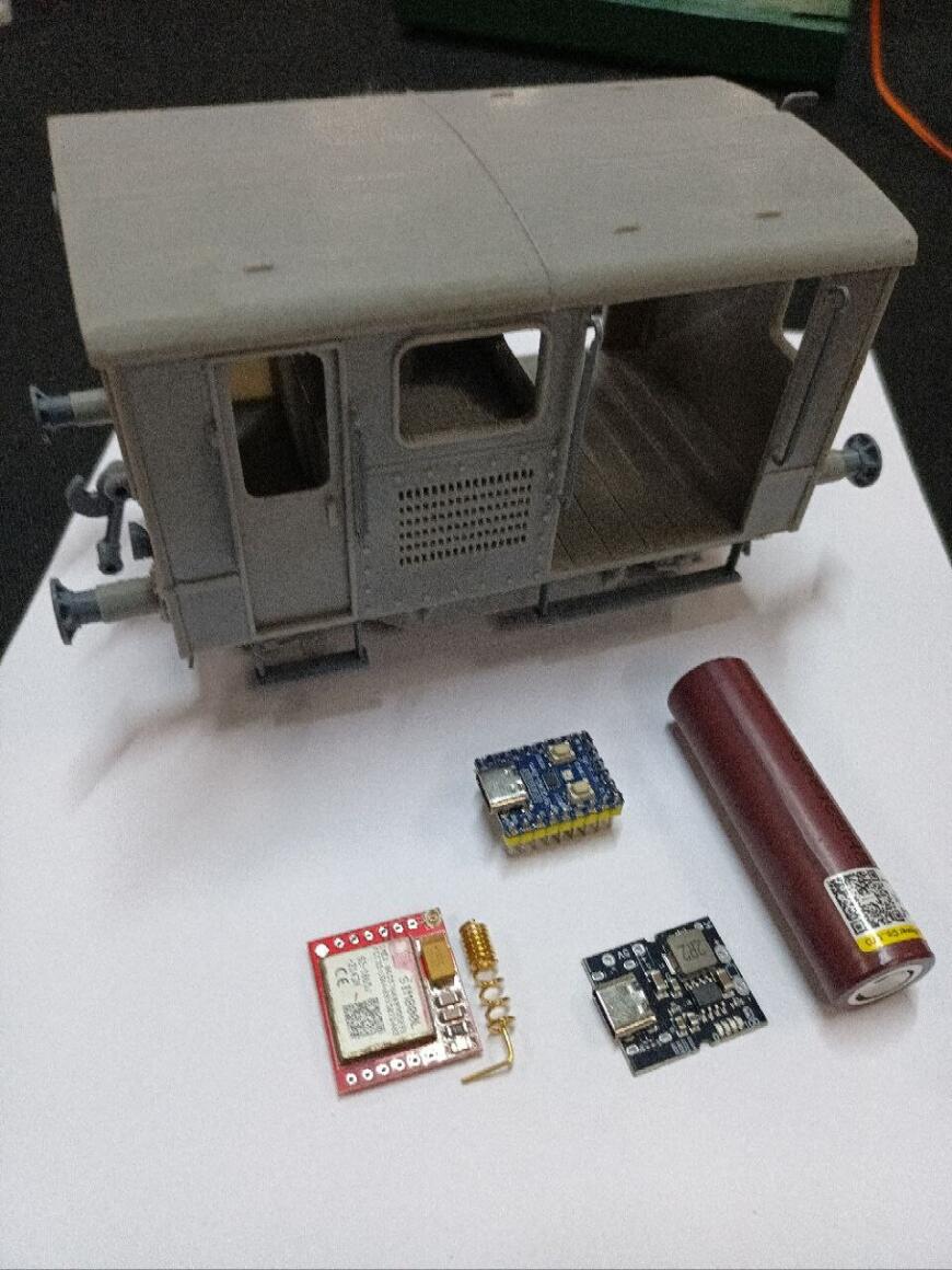 почти Модель железнодорожного трактора TM -2/2