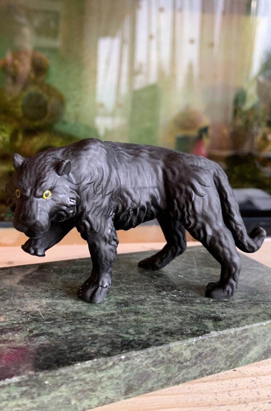 Чёрный тигр к новому году