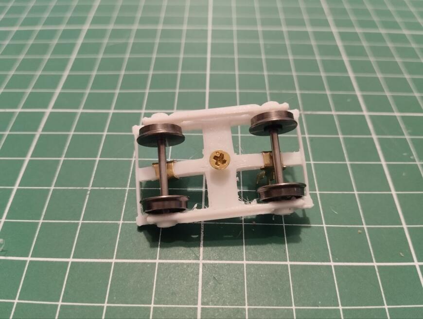 Бюджетно обмотариваем тепловоз ЧМЭ-2 1/87