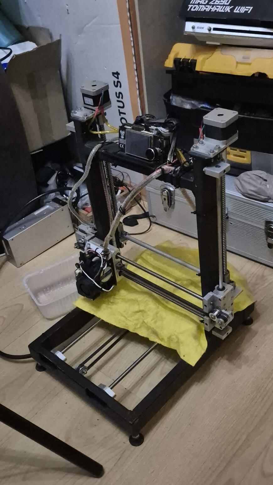 Принтер уходит вниз после долгой печати Принтер уходит вниз после долгой печати