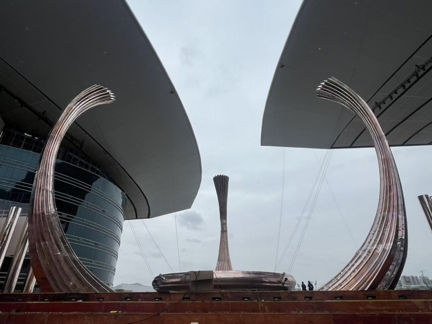 Технологии 3D-печати помогли возвести шестнадцатиметровый монумент Олимпийского огня