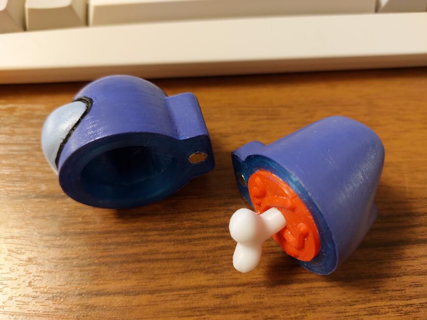 Проба пера. Фигурка из Among Us