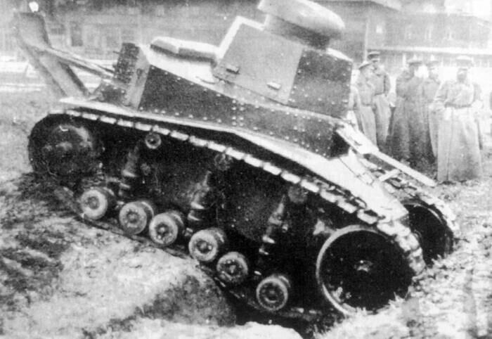 Советский легкий танк Т-18(мс-1) первая производственная серия.