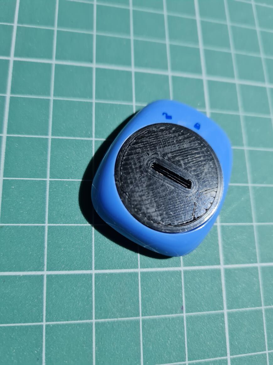 Крышка батарейного отсека для шагомера Fitbit Zip.