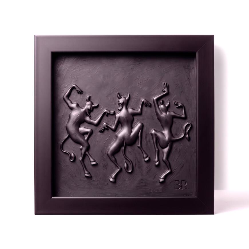 Барельефы Black Relief по мотивам старинных гравюр. Как древние символы попали на стену