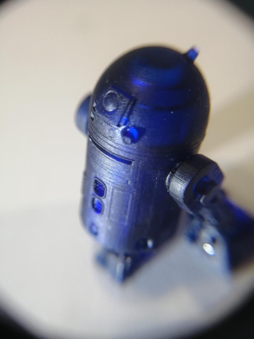 R2D2 миниатюрная фигурка из Star Wars.
