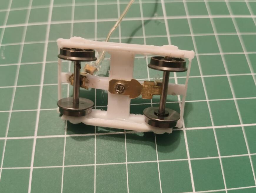 Бюджетно обмотариваем тепловоз ЧМЭ-2 1/87