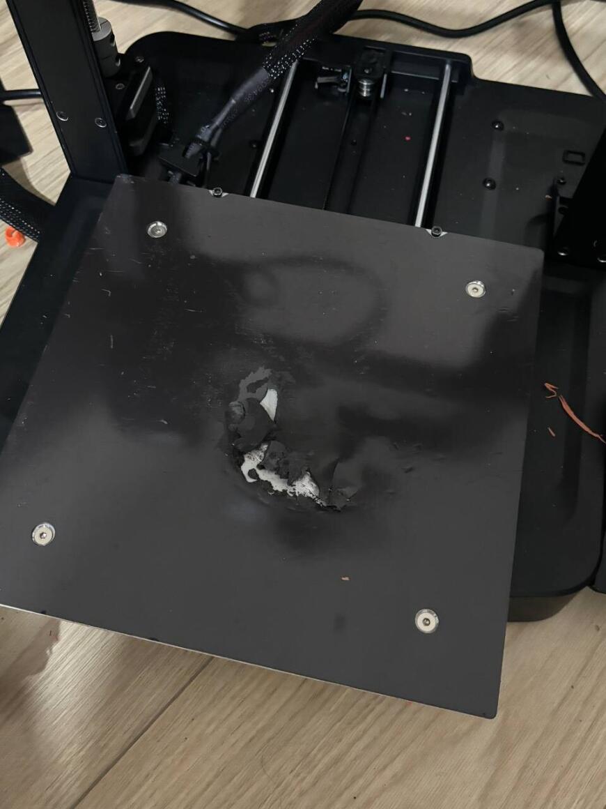 Повредился стол на Creality Ender 3 v3 se