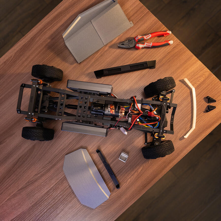 Напечатал Cybertruck на полноприводном шасси Напечатал Cybertruck на полноприводном шасси