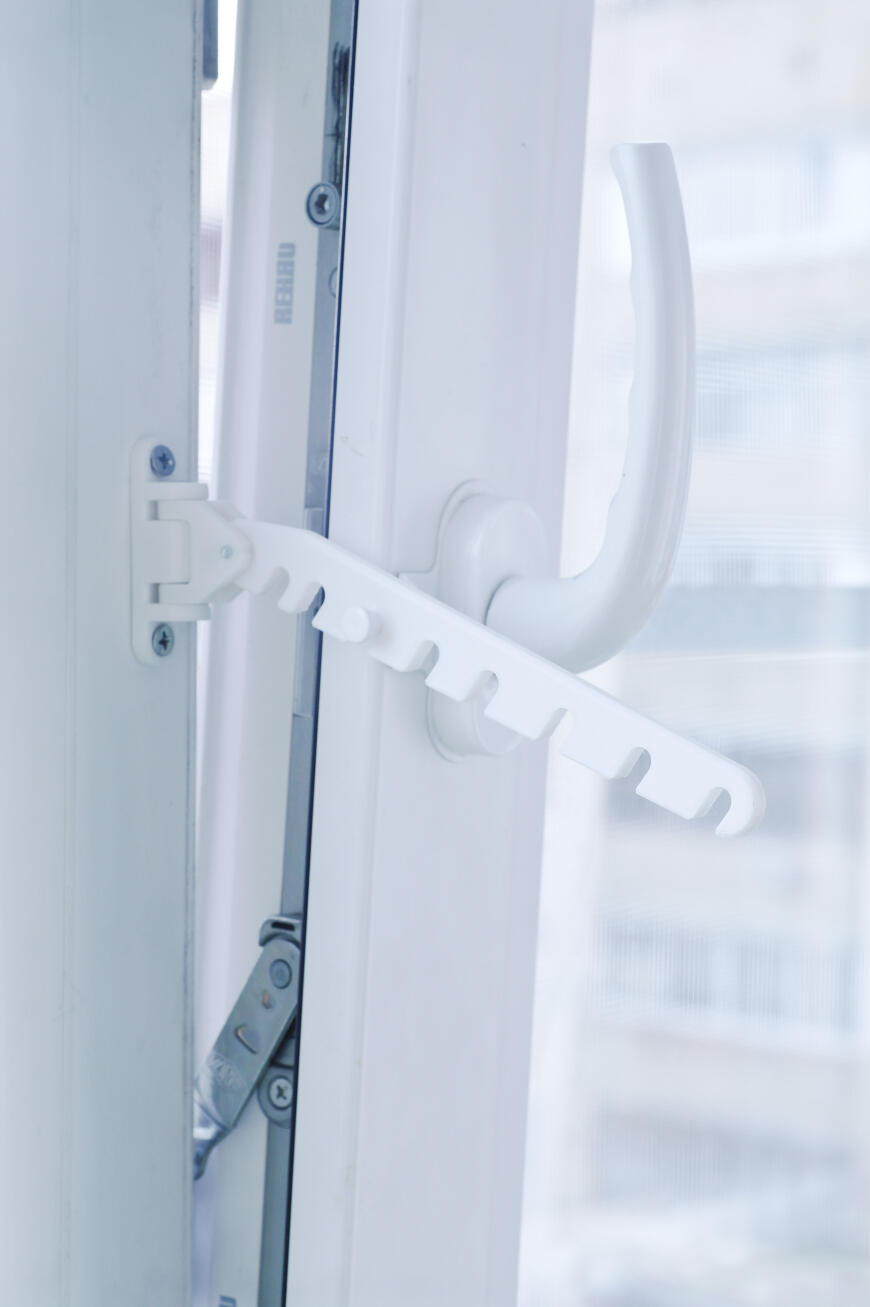 Крючок для окна