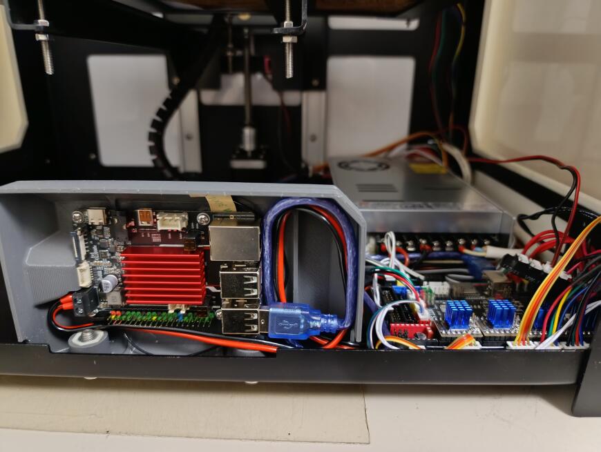 Когда твой принтер старше твоего брака, но ты всё ещё веришь в любовь и новую материнскую плату Когда твой принтер старше твоего брака, но ты всё ещё веришь в любовь и новую материнскую плату