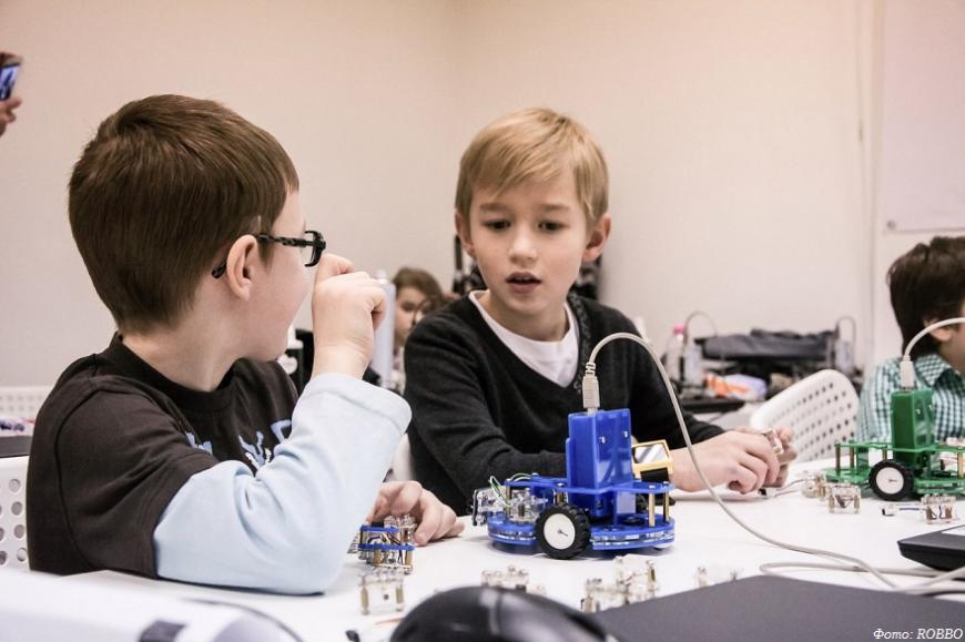 Приморские школы оснастили робототехническими наборами на 86 млн рублей