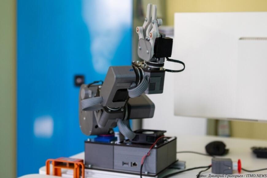 В Университете ИТМО создан относительно недорогой робот-манипулятор с 3D-печатными деталями