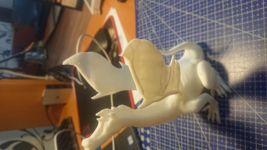 Adalinda на скорости 200 из ASA филамента.