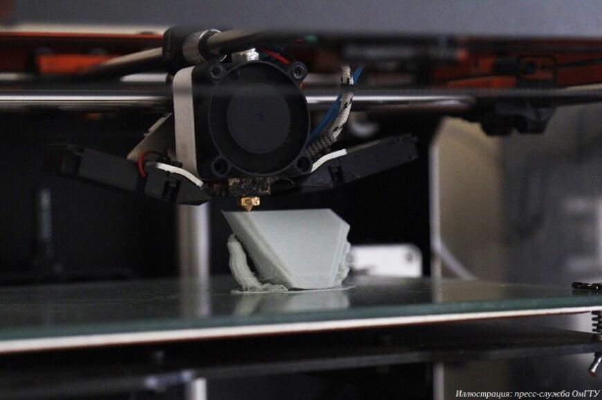 В ОмГТУ изготовили 3D-печатные награды для марафонцев