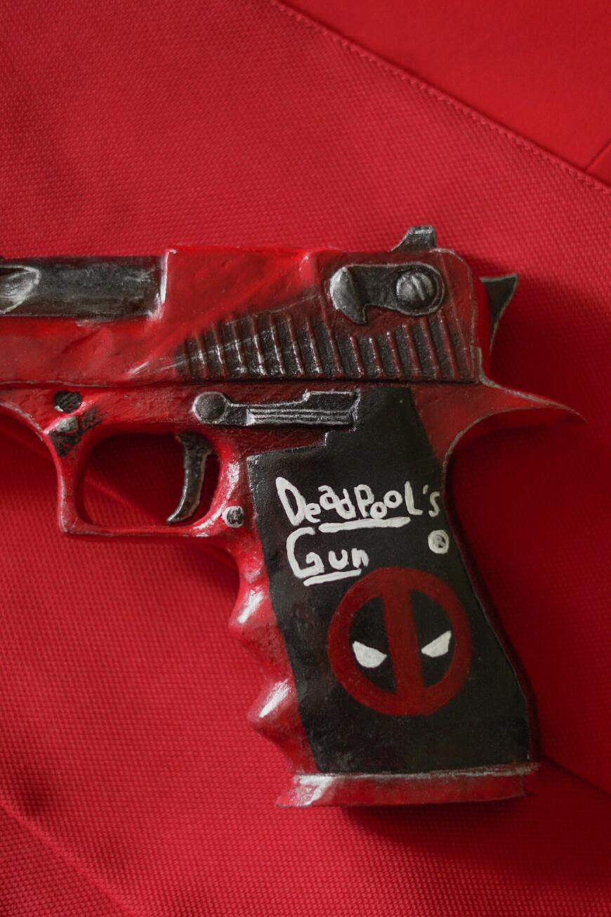 Пистолет Deadpool`a (Desert Eagle)