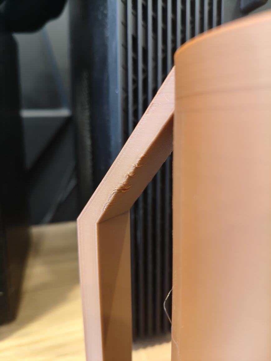 Проблема с нависающим контуром