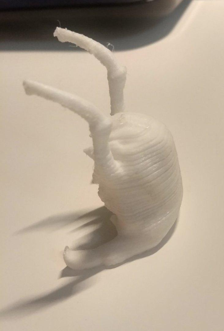 горизонтальные борозды на поверхности детали