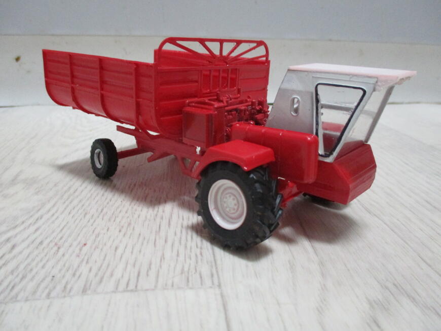 Моделька в 1:43 самоделки из комбайна СК-5 Нива