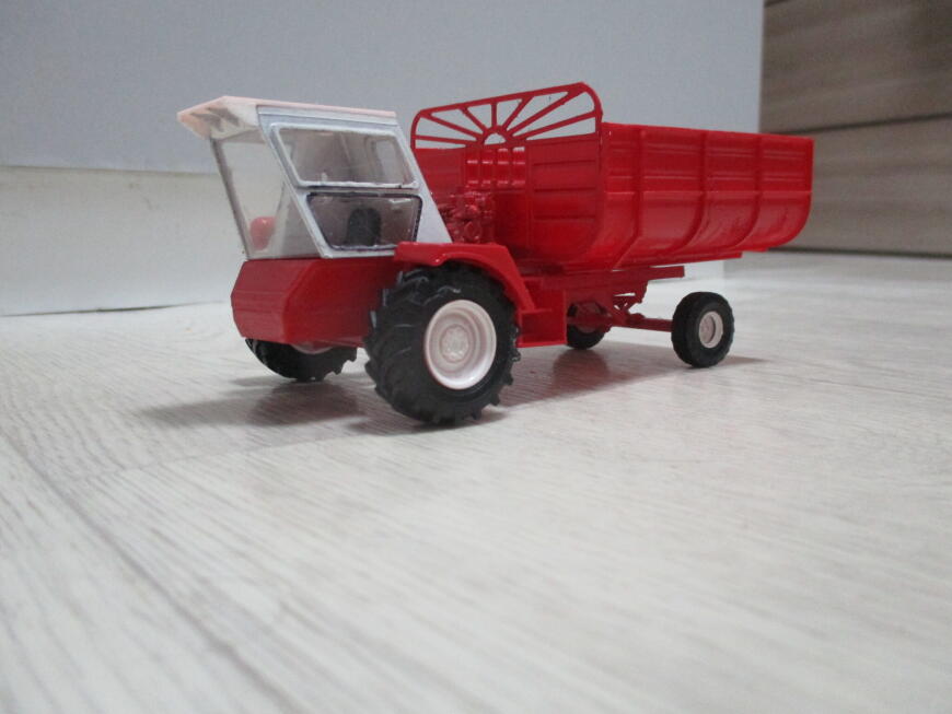 Моделька в 1:43 самоделки из комбайна СК-5 Нива