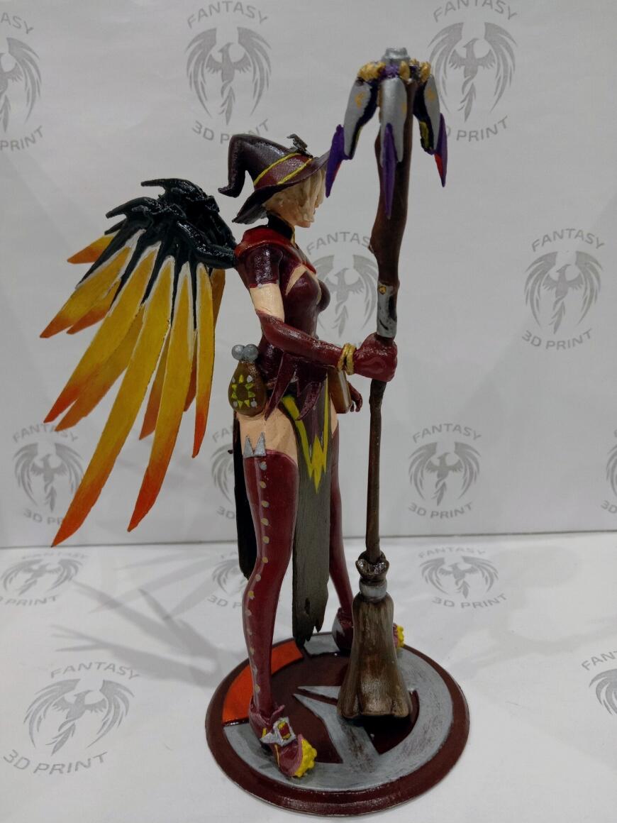 Мерси в образе ведьмочки из игры Overwatch