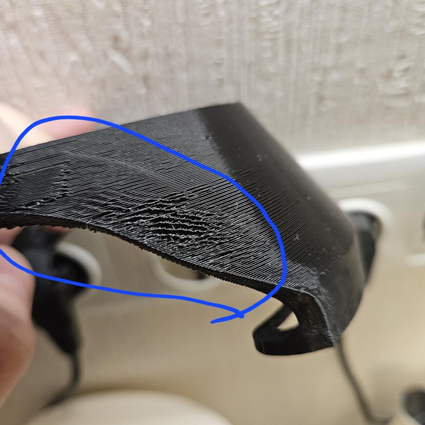 Подскажите в чем может быть проблема? На правой части детали вот такой дефект, слева его нет,пластик petg, принтер Creality K2 Подскажите в чем может быть проблема? На правой части детали вот такой дефект, слева его нет,пластик petg, принтер Creality K2