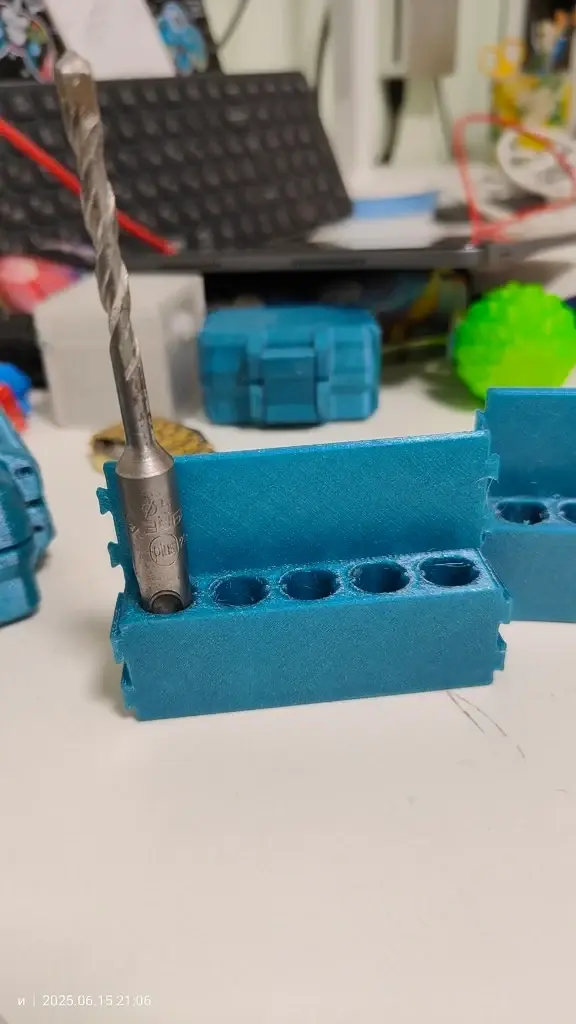 Держатель для буров SDS в коробки dewault Держатель для буров SDS в коробки dewault